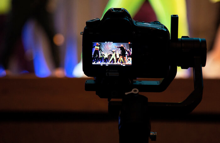 Танцы видео